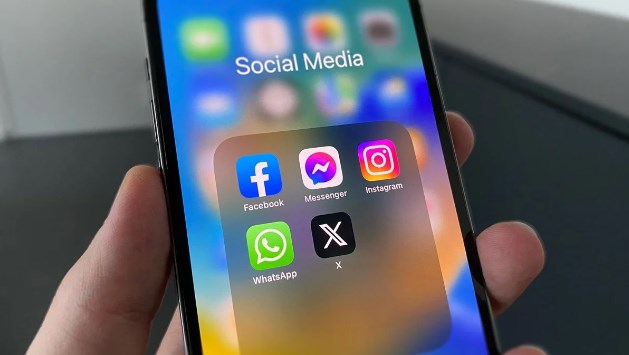 Telefonlardaki tehlike: Popüler uygulamalar hakkınızdaki her şeyi topluyor