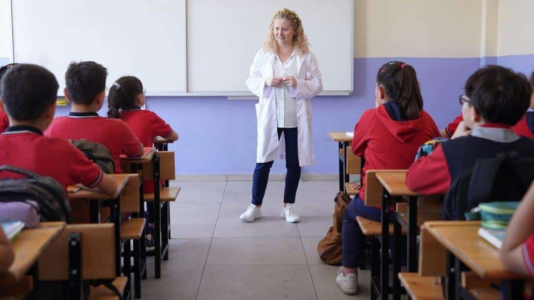 YENİ MÜFREDATIN UYGULANMASINA İLİŞKİN USUL VE ESASLAR 81 iLE GÖNDERİLDİ