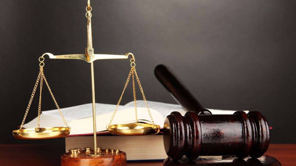 Adil insan, kendisine zarar verildiğinde bile adaletinden bir şeyler eksilmeyen kişidir.