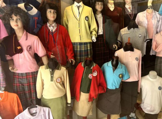 Okullarda serbest kıyafet uygulaması kaldırıldı